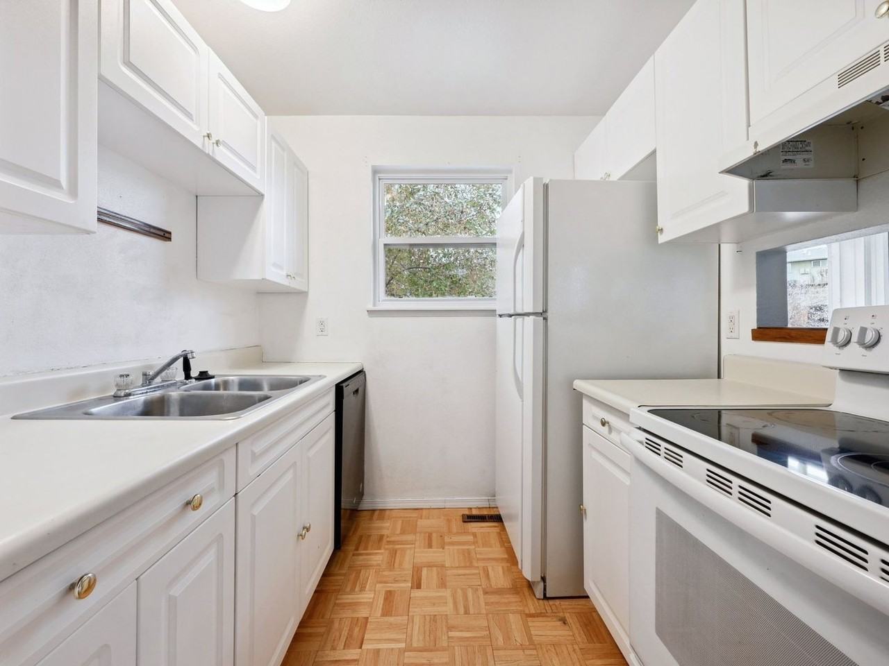 6183 Devils Head Ct - Photo 6 of 35