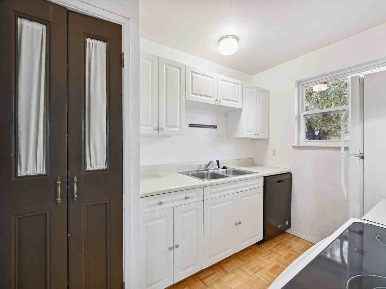 6183 Devils Head Ct - Photo 7 of 35