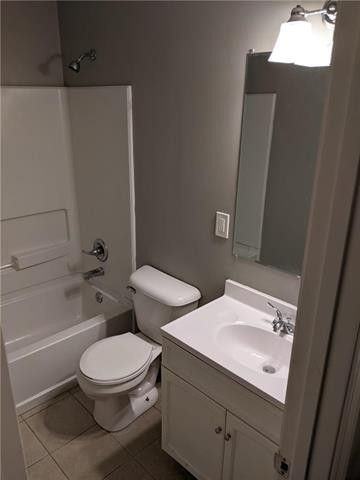 900 S Lexington St #B - Photo 4 of 12