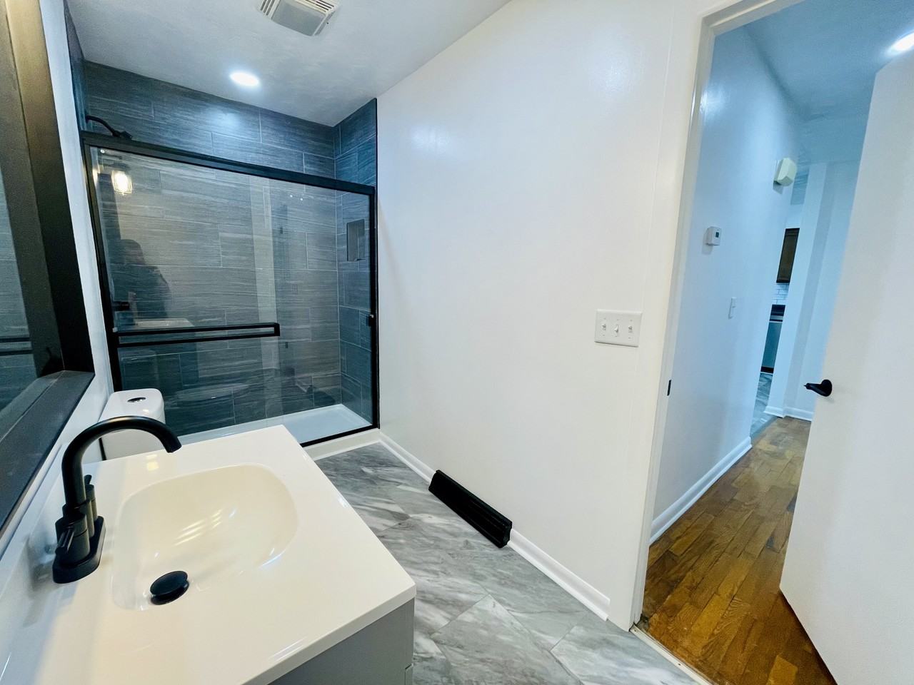 908 S Crutcher Ave #B - Photo 3 of 11