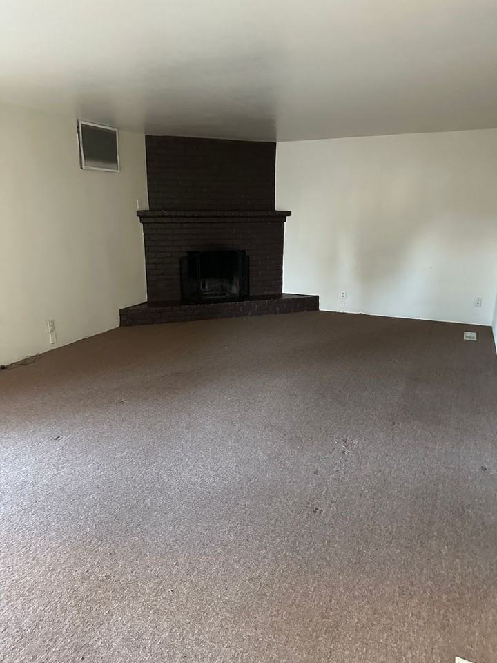 2102 College Ave - Photo 3 of 11