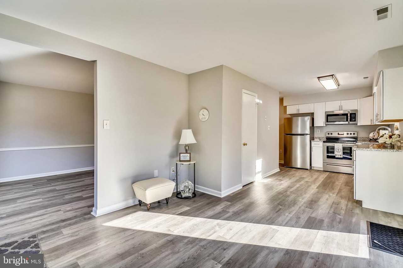 14324 S Shore Ct - Photo 5 of 19