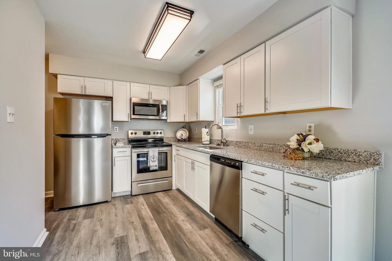 14324 S Shore Ct - Photo 6 of 19