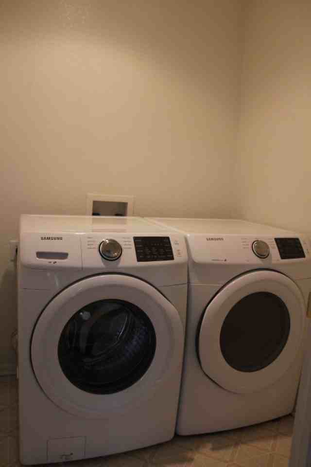 11761 Amston Ln - Photo 4 of 31