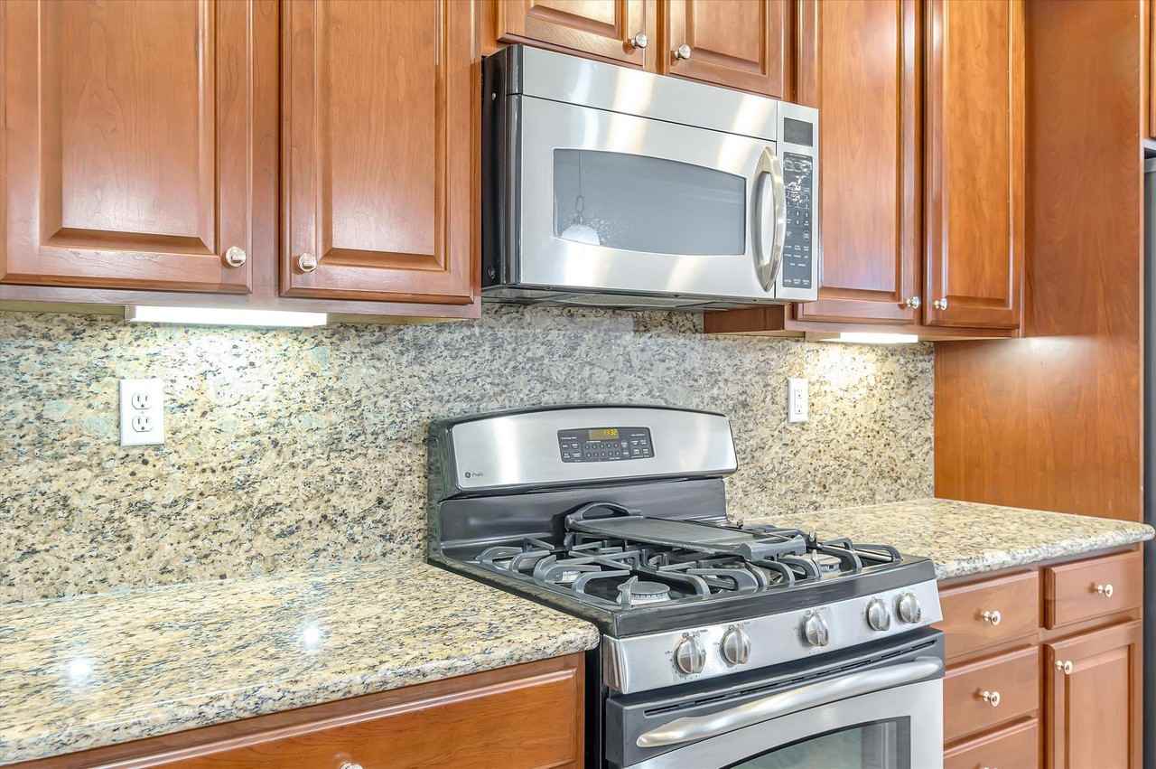 904 Alegre Pl - Photo 3 of 20