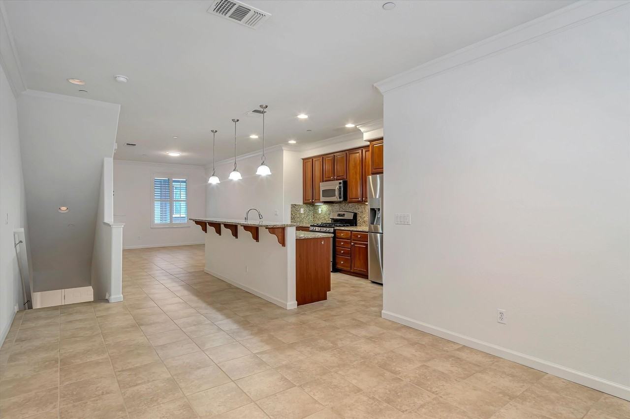 904 Alegre Pl - Photo 5 of 20