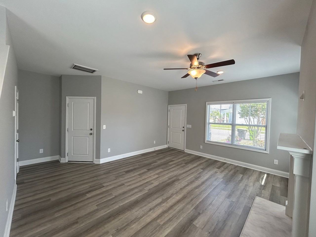 1543 Grey Cliff Run - Photo 3 of 23