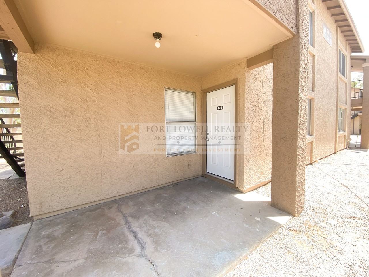 Amberwood Manor - Photo 2 of 21