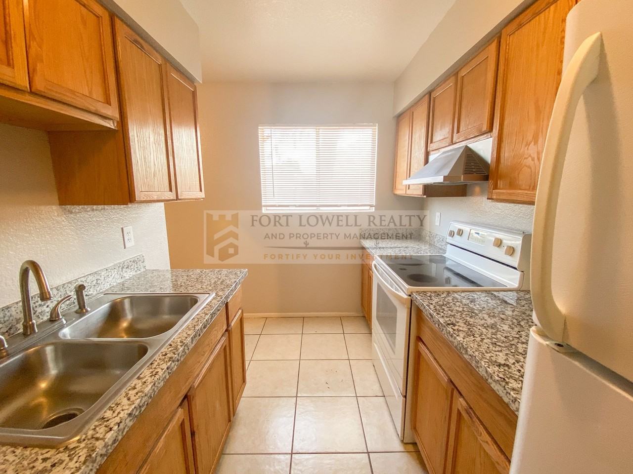 Amberwood Manor - Photo 7 of 21