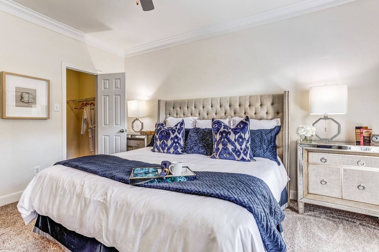 499 Carnarvon Dr - Photo 5 of 10