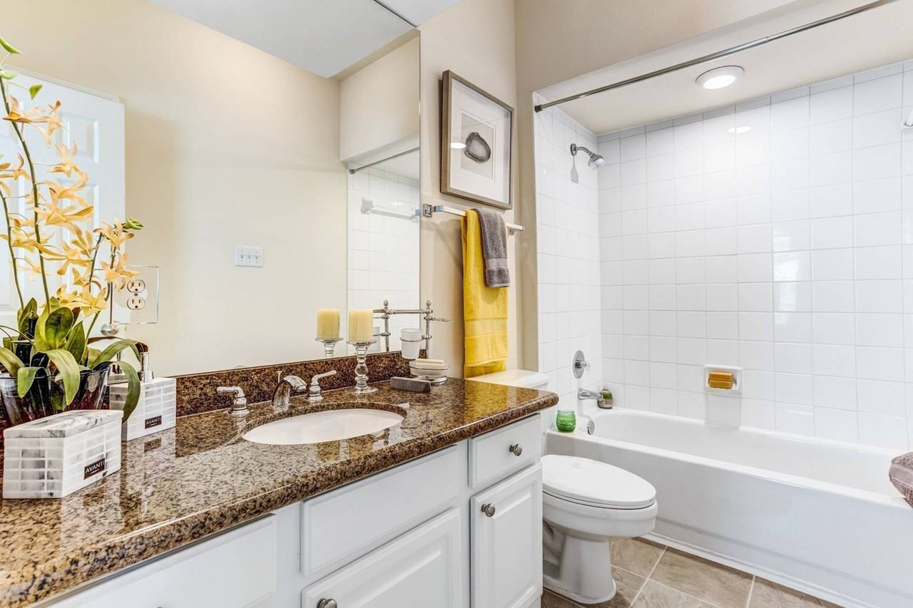 499 Carnarvon Dr - Photo 6 of 10