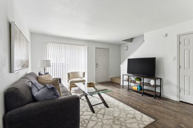 1811 Foxwood Rd #VAS1 - Photo 4 of 13