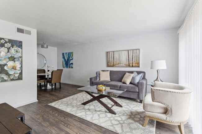 1811 Foxwood Rd #VAS1 - Photo 6 of 13