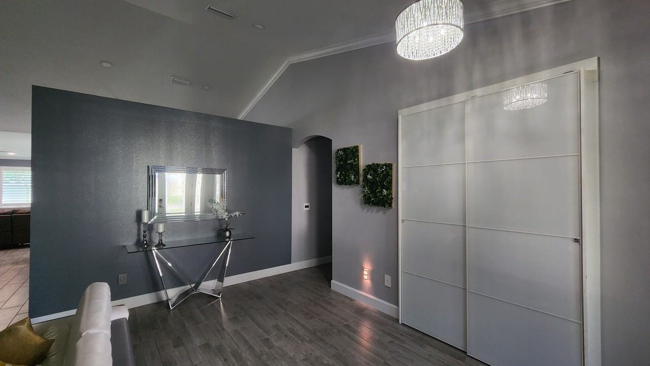 2223 Barbara Dr - Photo 4 of 50