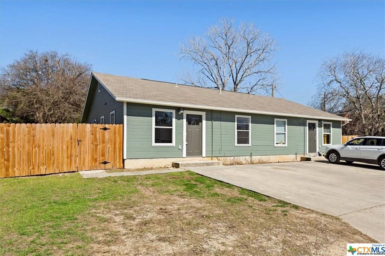 1202 Hillyer St - Photo 2 of 12