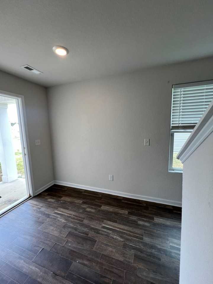 608 Frosty Way - Photo 5 of 37