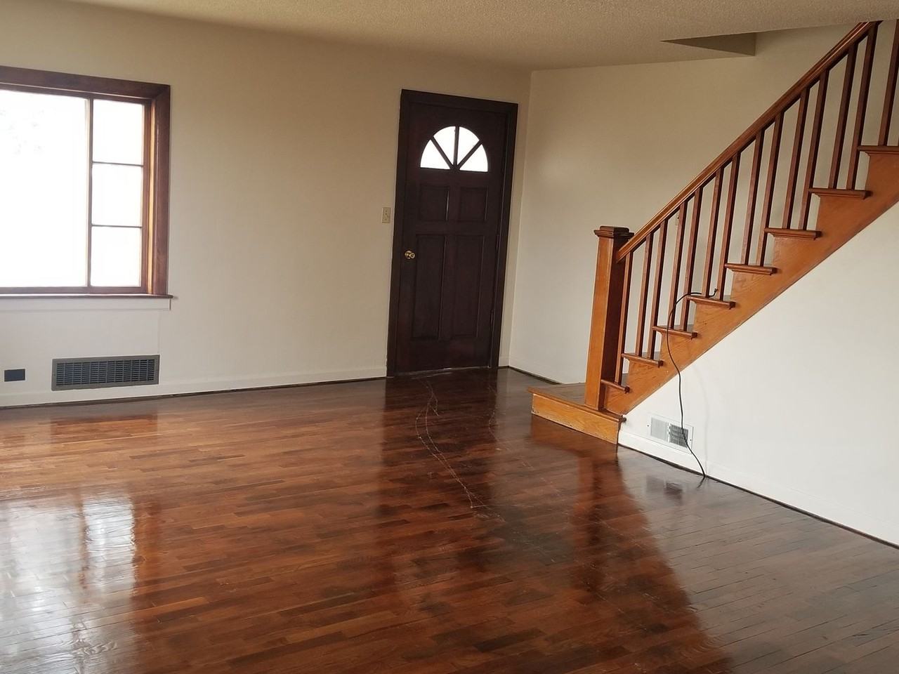 2028 E South St - Photo 4 of 15