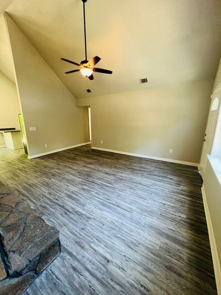 908 Spanish Oak Dr - Photo 2 of 14