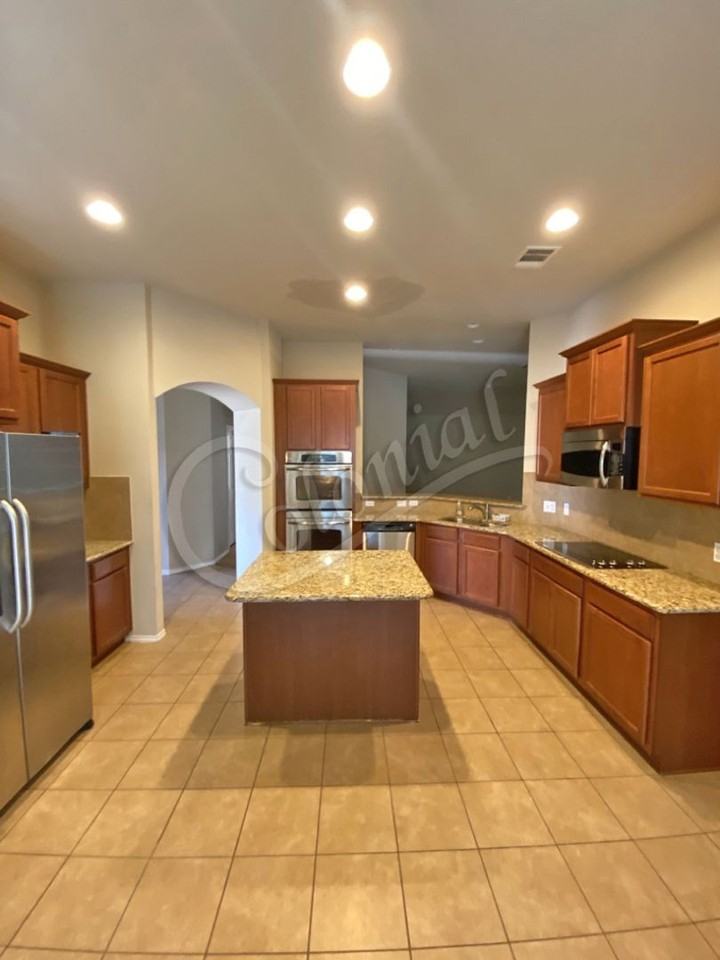 5302 Holly Oak Ln - Photo 5 of 20