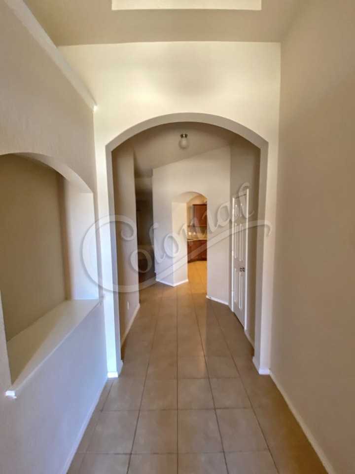 5302 Holly Oak Ln - Photo 4 of 20