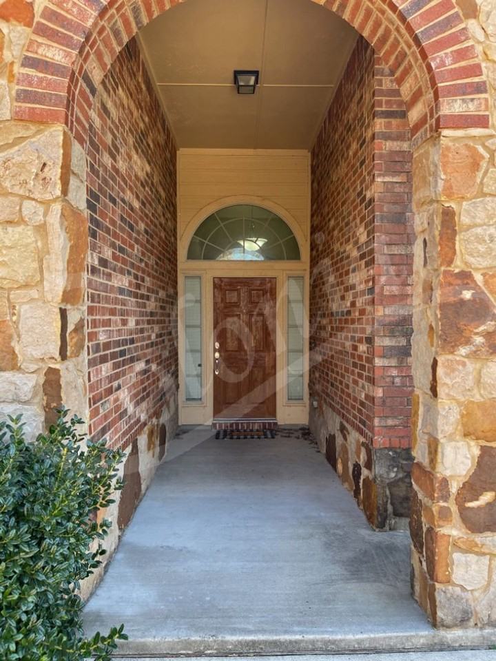 5302 Holly Oak Ln - Photo 3 of 20