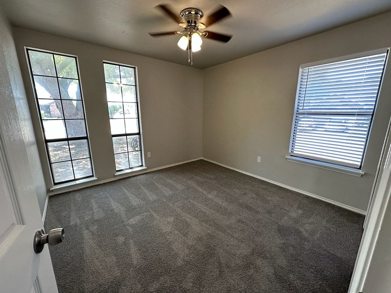 6501 Eldorado Dr - Photo 4 of 11