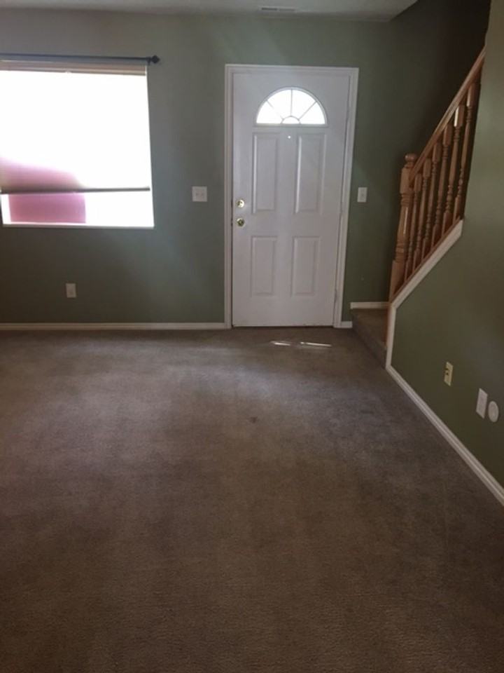 75 Hampton Pl - Photo 4 of 13