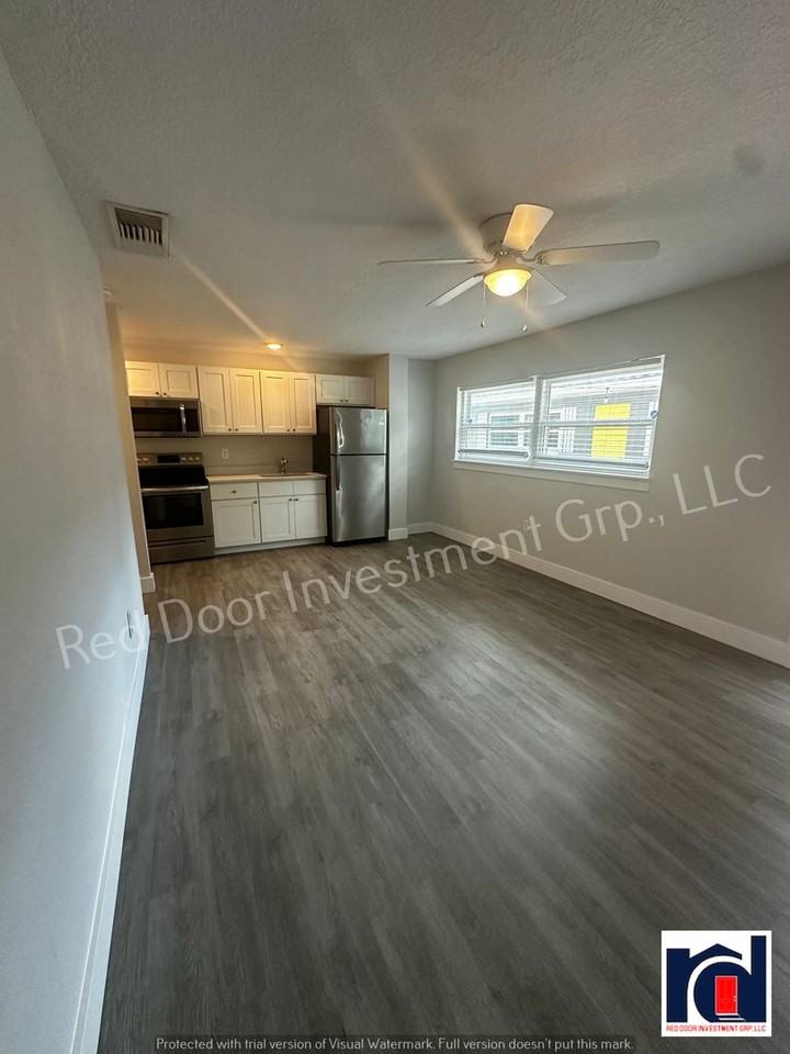 1613 Illinois St #1 - Photo 4 of 17