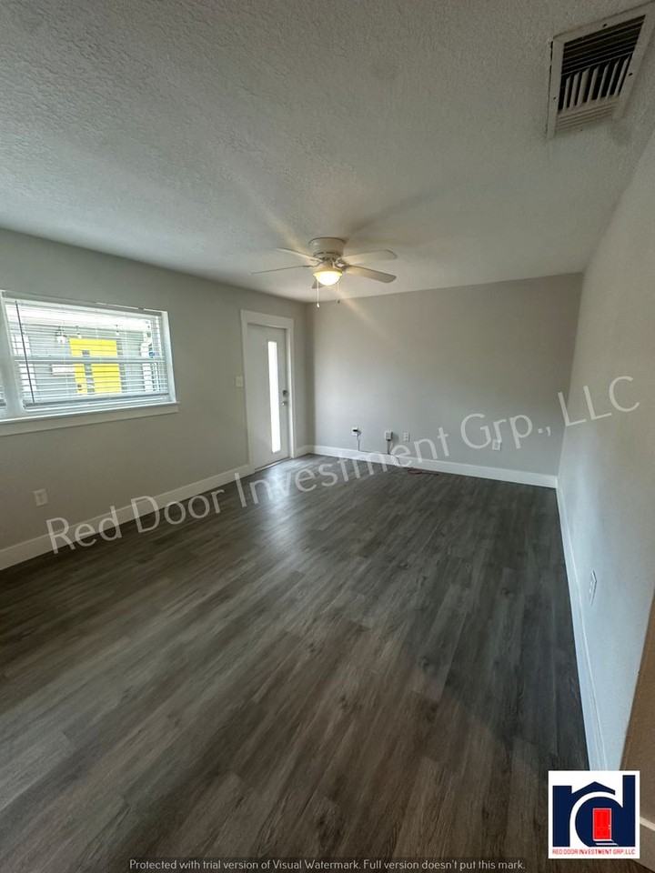 1613 Illinois St #1 - Photo 5 of 17