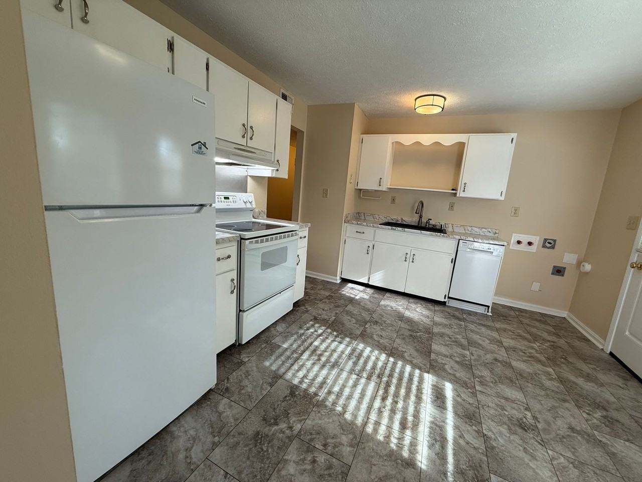 3305 Mcadams Ct - Photo 5 of 20