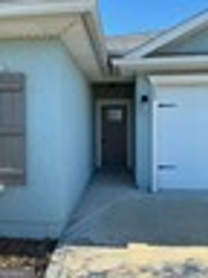 223 The Villas Way - Photo 2 of 35