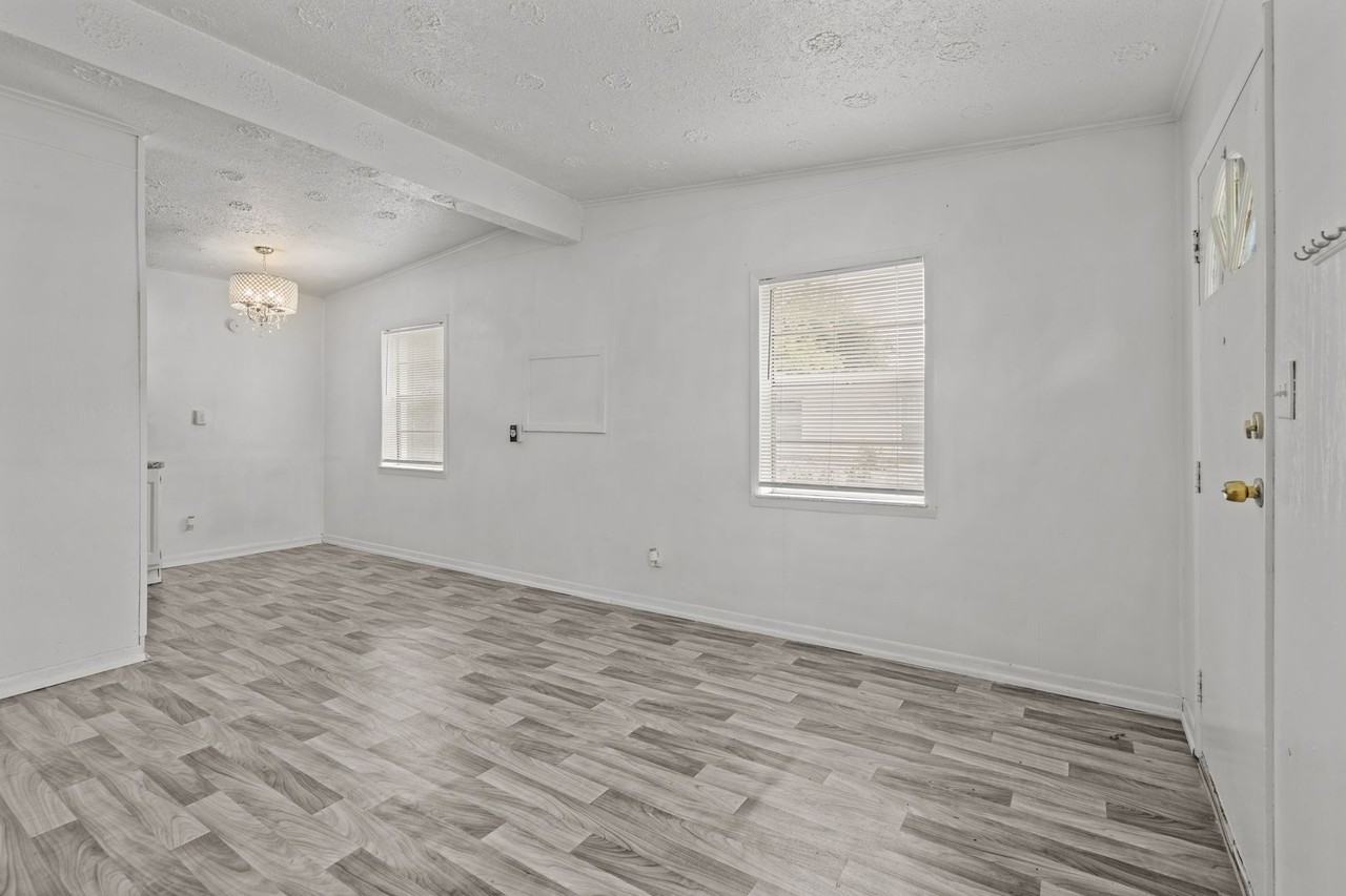 20 Rollins Ave - Photo 5 of 23