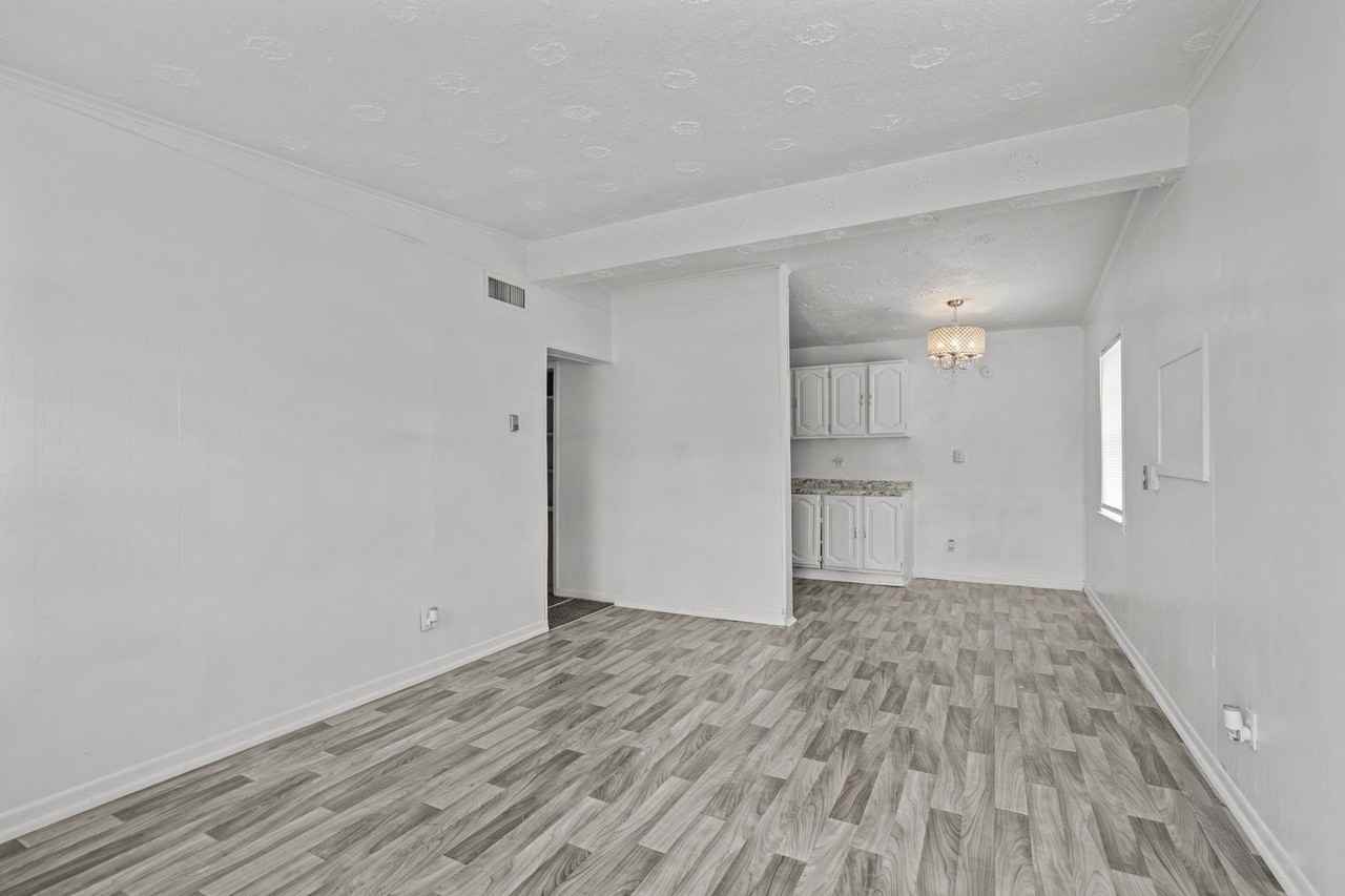 20 Rollins Ave - Photo 6 of 23