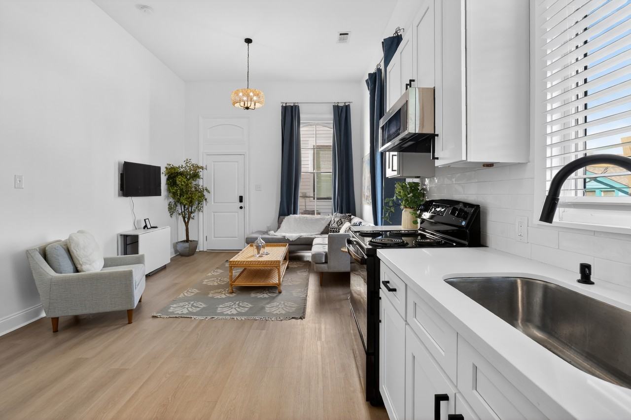 3324 S Saratoga St #201 - Photo 4 of 16