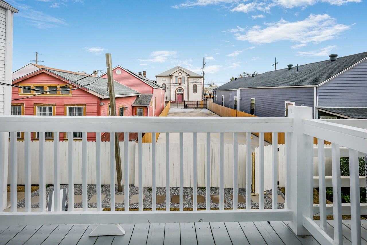 3324 S Saratoga St #201 - Photo 5 of 16