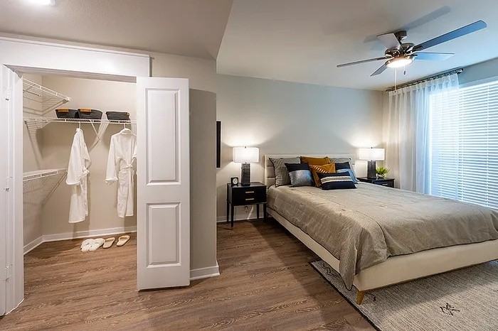 Woodsons Reserve Pkwy #IOS1 - Photo 5 of 9