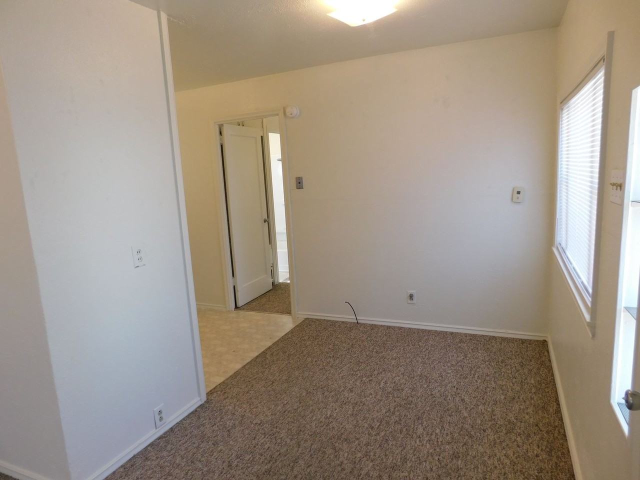 957 Belford Ave - Photo 4 of 8