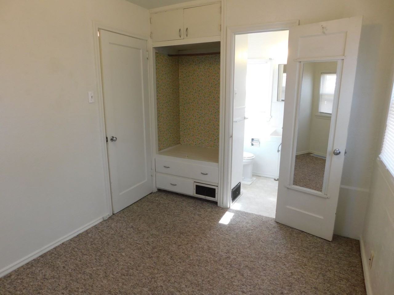 957 Belford Ave - Photo 6 of 8