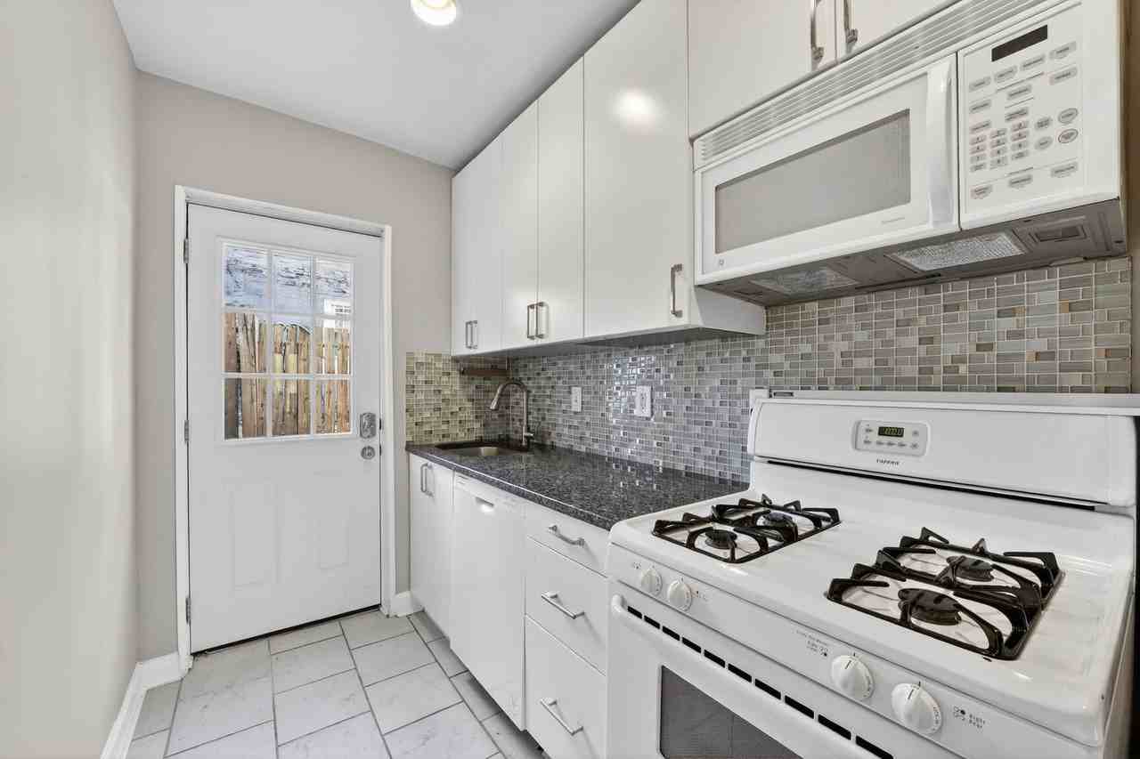 1028 4th St Ne - Photo 7 of 14