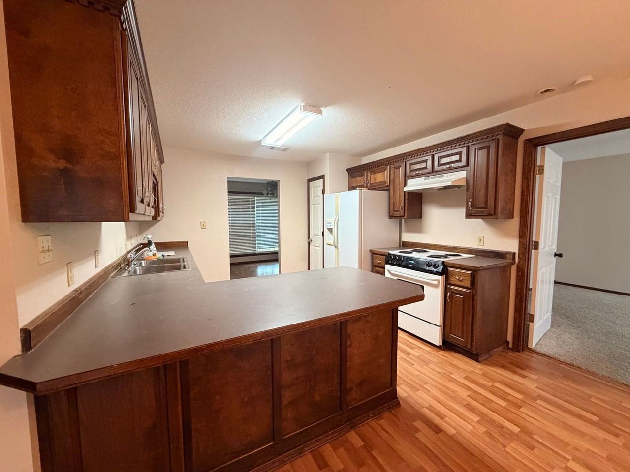 2017 S Sidney Ave - Photo 3 of 15