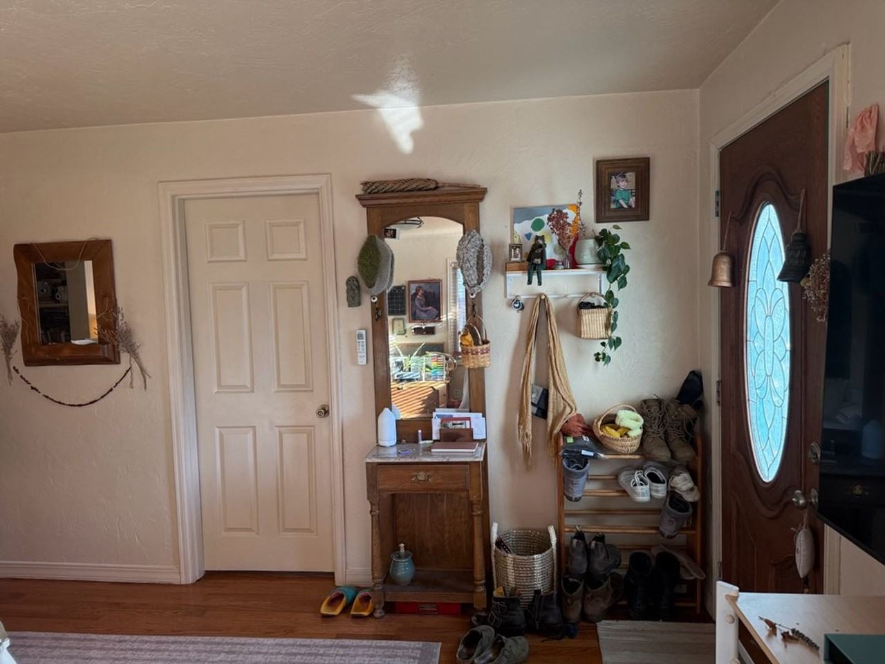 1720 Thurston Ave Ne - Photo 5 of 23