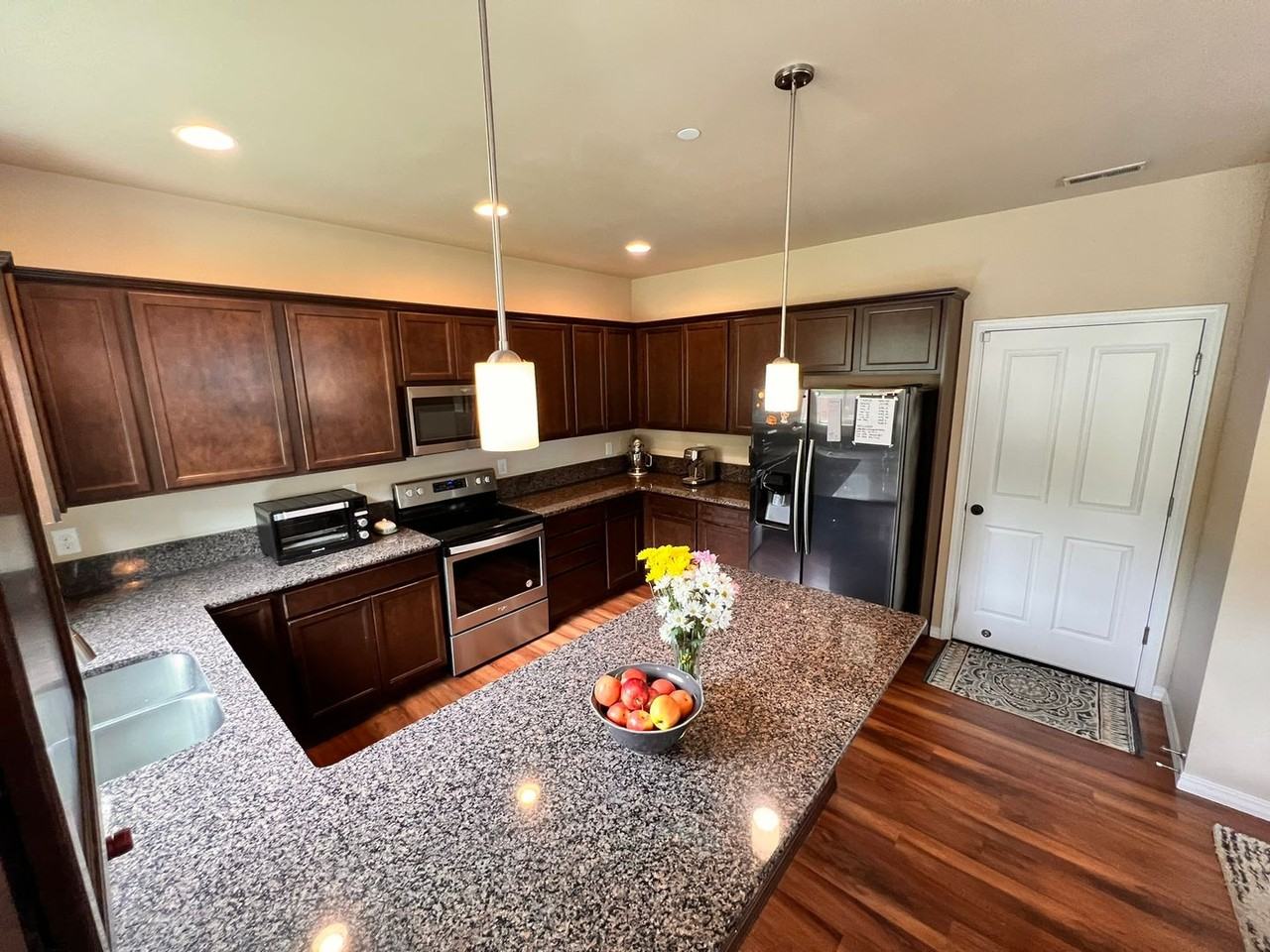 7625 Brianna Ct Se - Photo 7 of 36