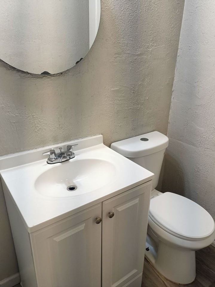 1727 Ne 19th St - Photo 7 of 13