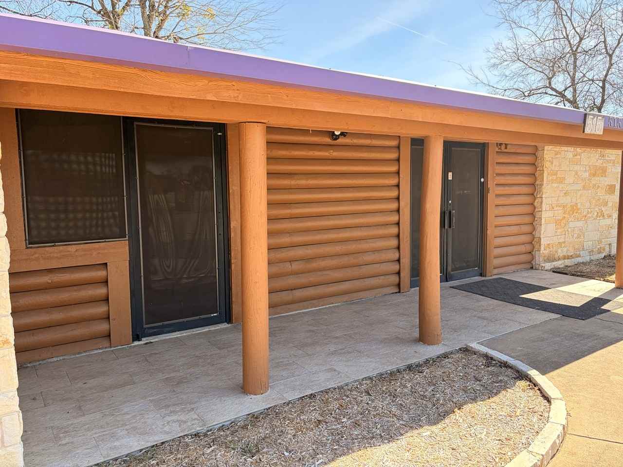 515 W Bridge St - Photo 2 of 10