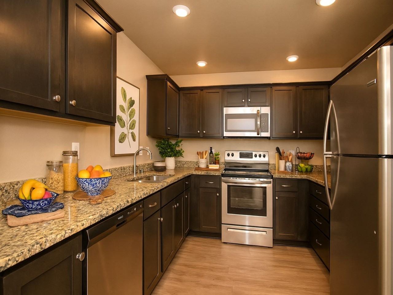 115 Sw Marigold St - Photo 3 of 24