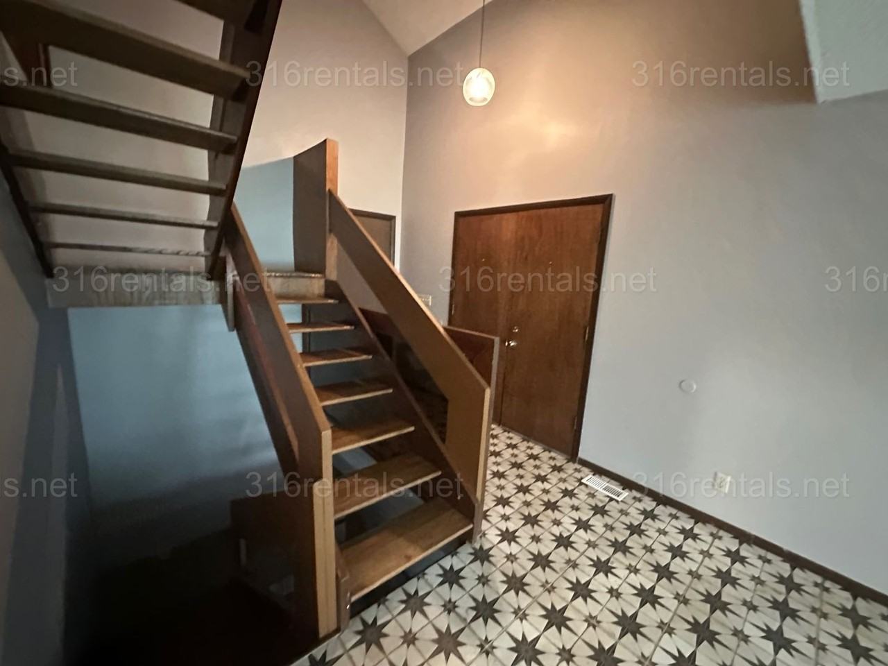 866 N Nims St - Photo 5 of 24