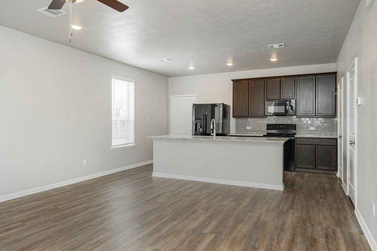 4089 Cross Park Dr #1212 - Photo 7 of 47