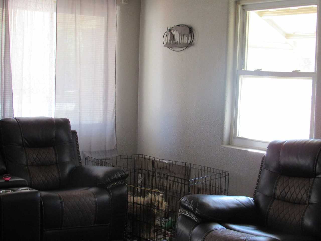 226 N Lennox St - Photo 4 of 11