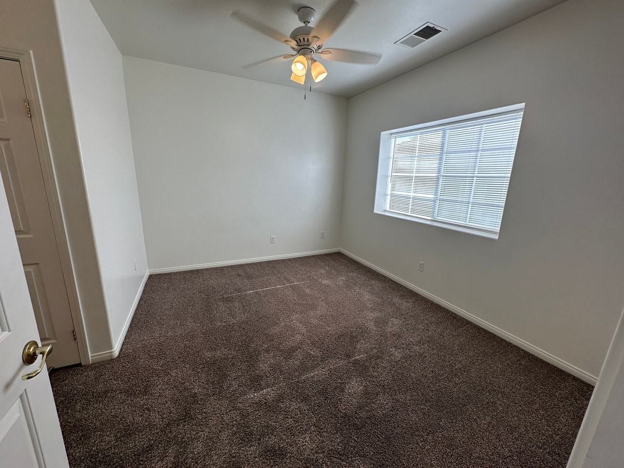 3663 Pine Meadow Drive Bakersfield, CA 93308 - Photo 4 of 8