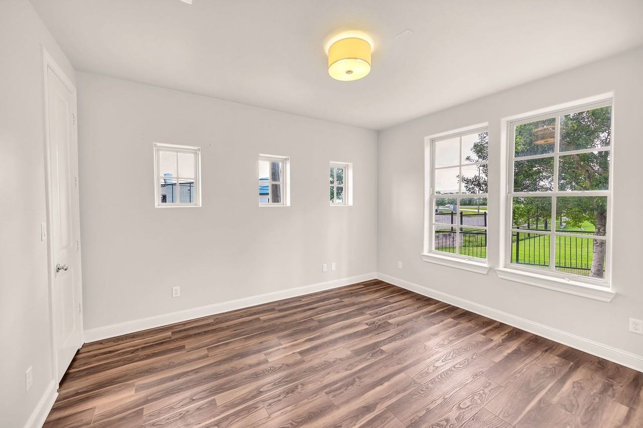 9644 Knight Rd - Photo 5 of 29